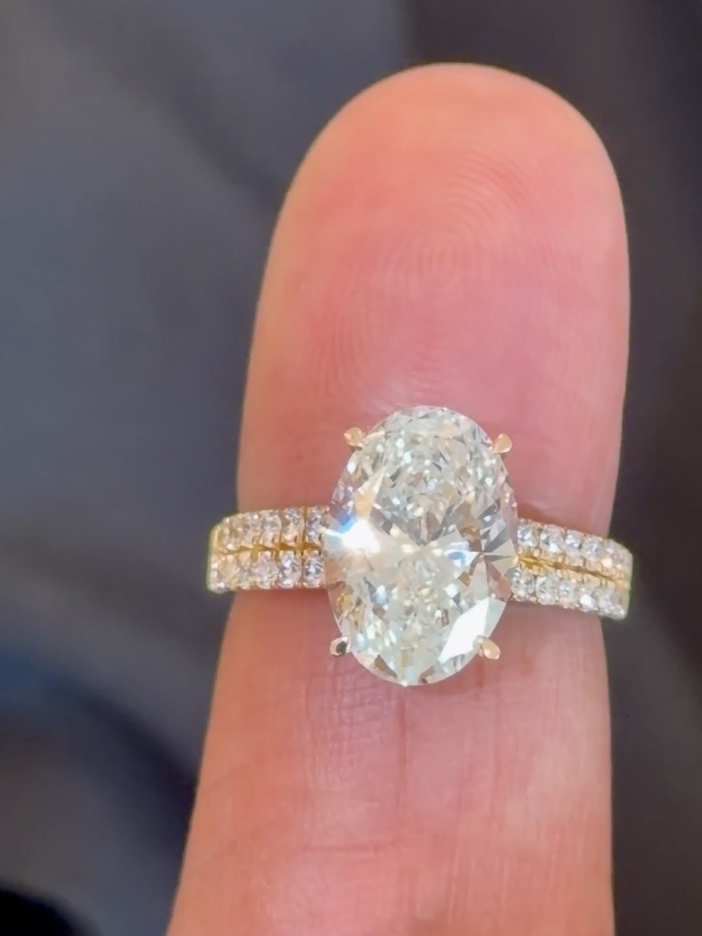 Amazing 4.50 carat 14k Oval Halo Solitaire Engagement Ring